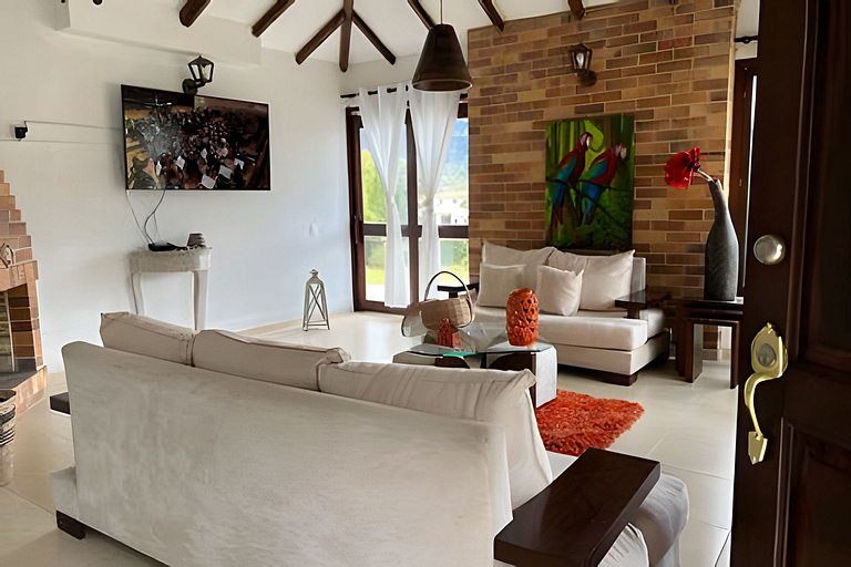 Casa de montaña con vista, BBQ y wifi confiable