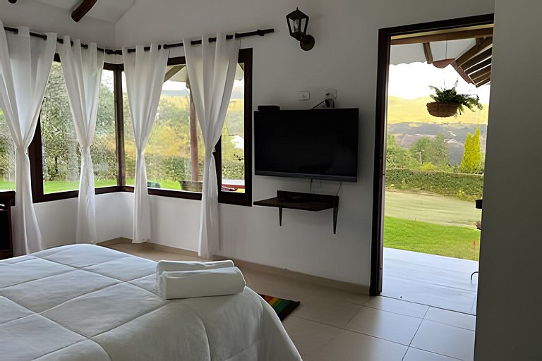 Casa de montaña con vista, BBQ y wifi confiable