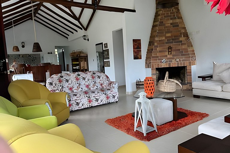 Casa de montaña con vista, BBQ y wifi confiable