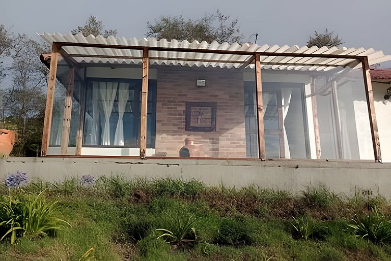 Casa de montaña con vista, BBQ y wifi confiable