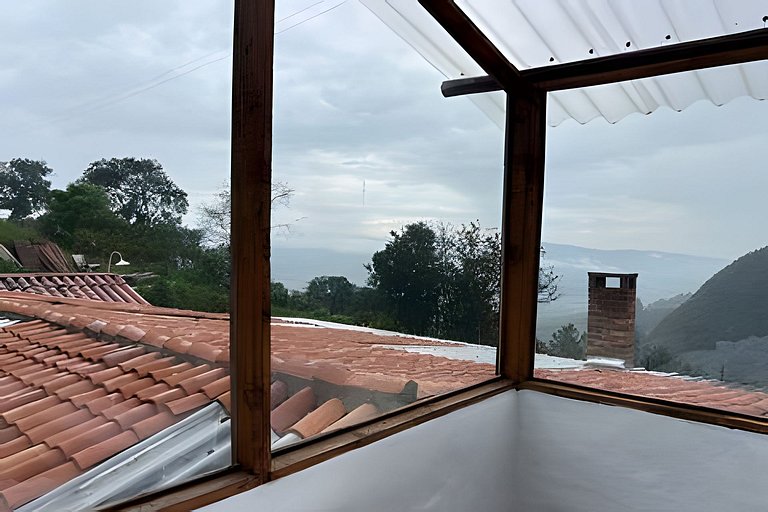 Casa del Cielo: Aventura, descanso y estrellas sobre montaña