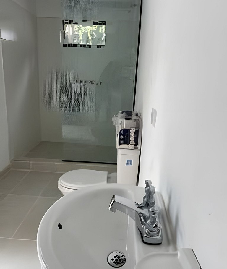 Casa del Cielo: Aventura, descanso y estrellas sobre montaña