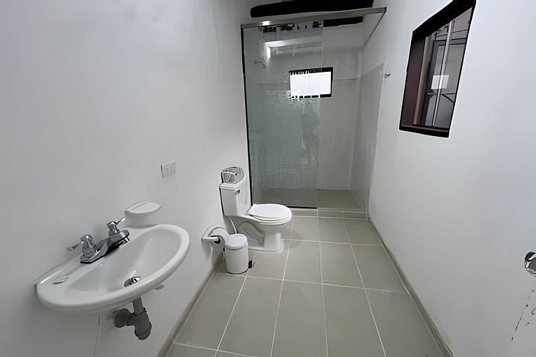 Casa del Cielo: Aventura, descanso y estrellas sobre montaña