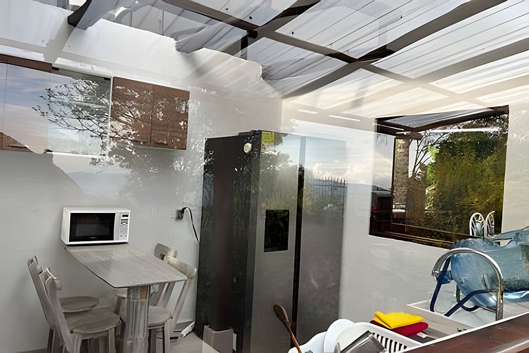 Casa del Cielo: Aventura, descanso y estrellas sobre montaña