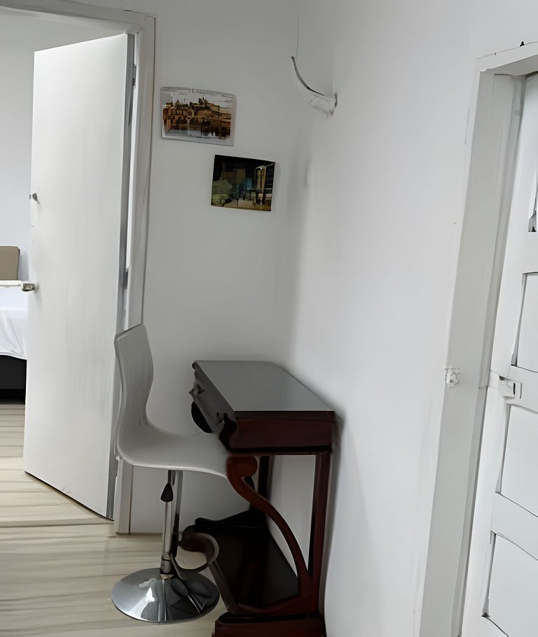 Casa del Cielo: Aventura, descanso y estrellas sobre montaña