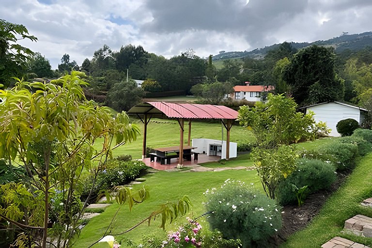 Casa con huerto orgánico.
