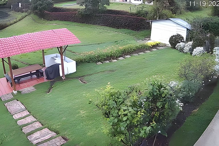 Casa con huerto orgánico.