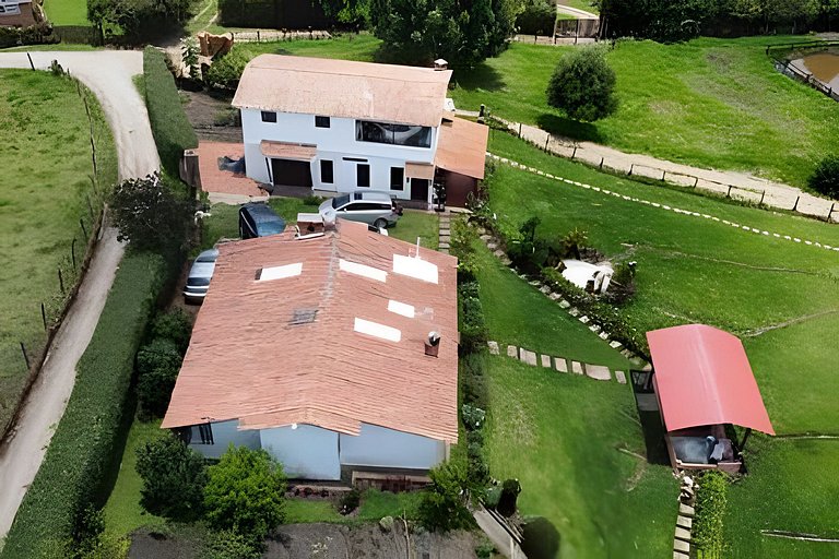 Casa con huerto orgánico.