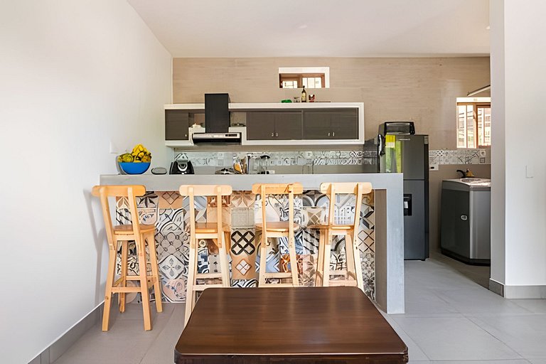 Apto con balcón vista amanecer