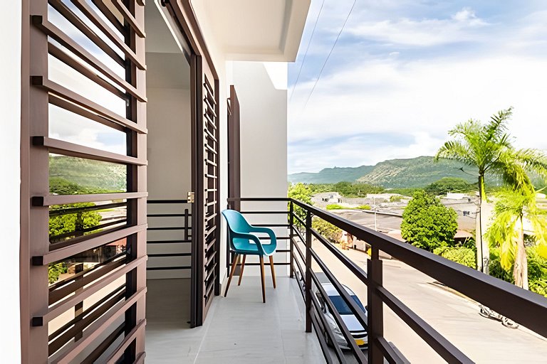 Apto con balcón vista amanecer