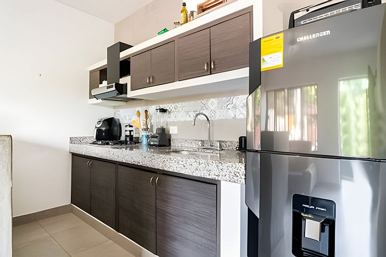 Apto con balcón vista amanecer