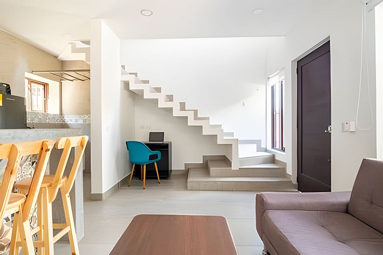 Apto con balcón vista amanecer