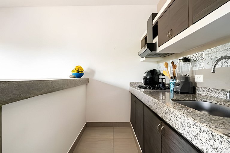 Apto con balcón vista amanecer