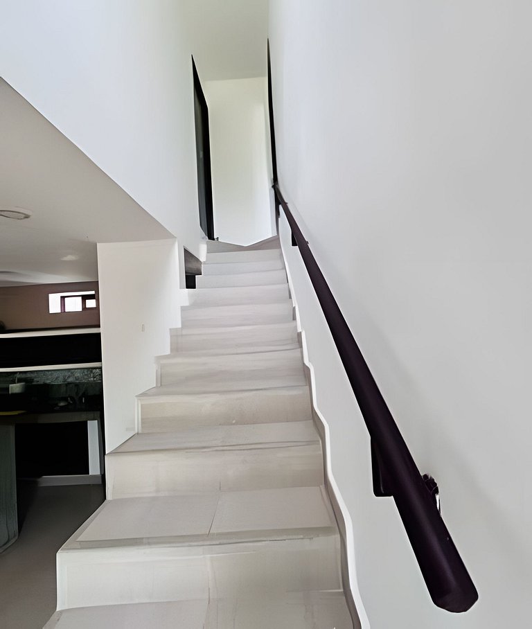 Apto con balcón vista amanecer