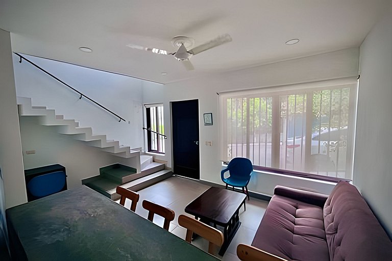 Apto con balcón vista amanecer